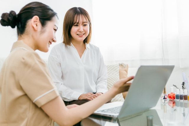 医療脱毛と脱毛サロン、何が違う？特徴をわかりやすく整理